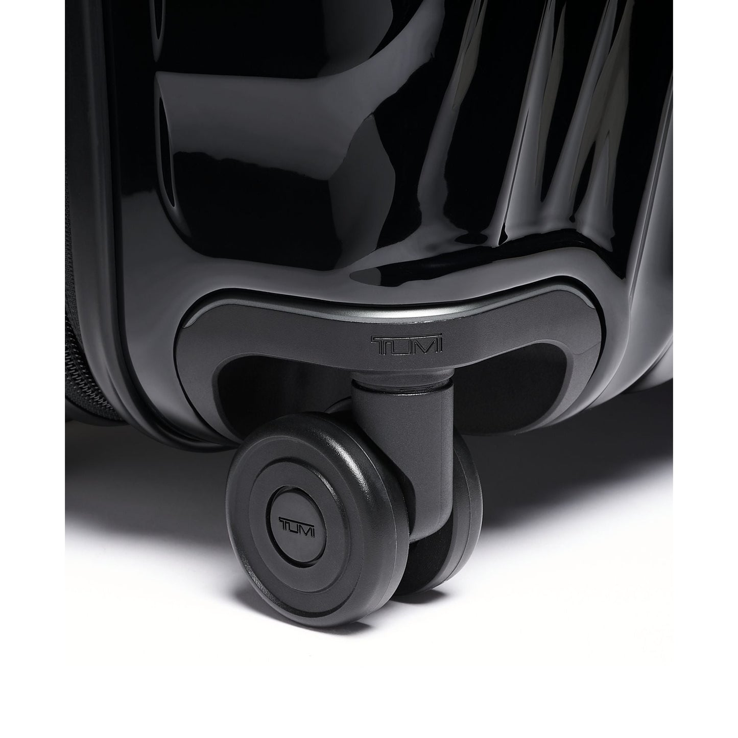 Tumi 19 Degree Short Trip Expandable 4 Wheeled Packing Case